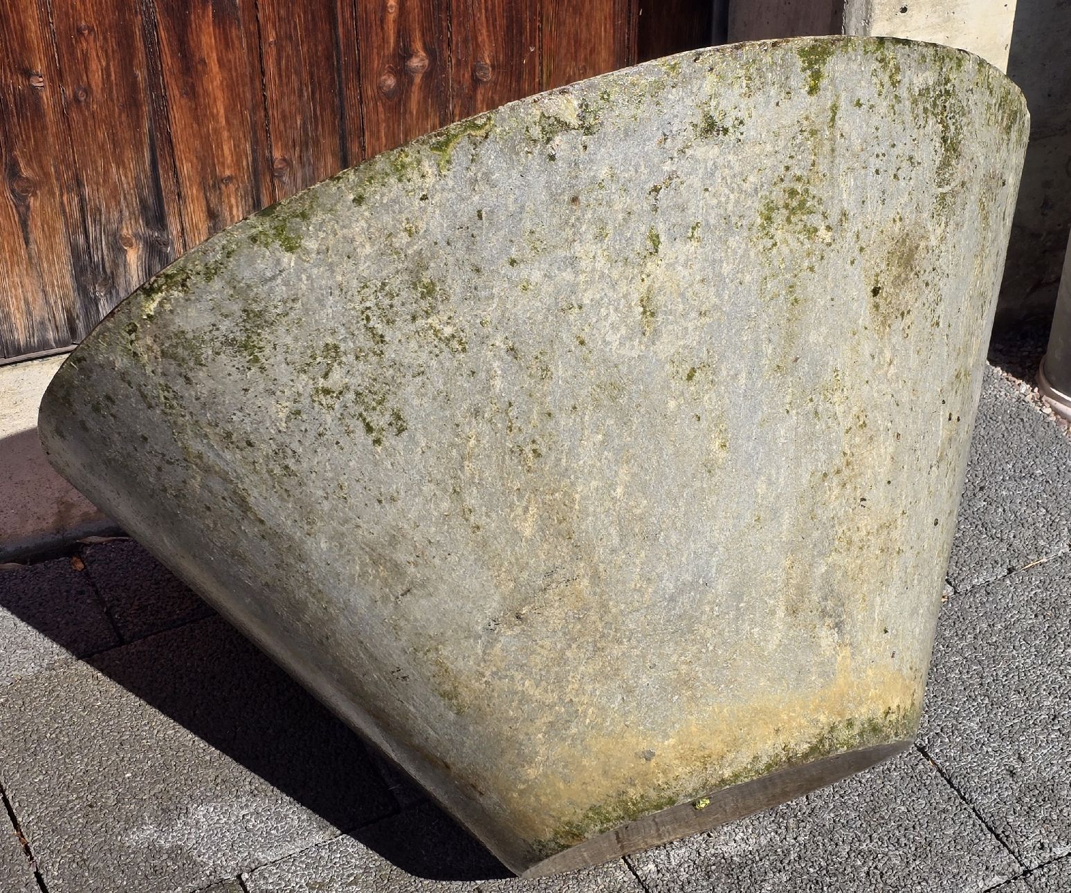 Eternit Vasi per fiori: Grosser Eternitpflanzkübel  71cm Durchm. – Usato da Walkringen venduto da Vanuca 4
