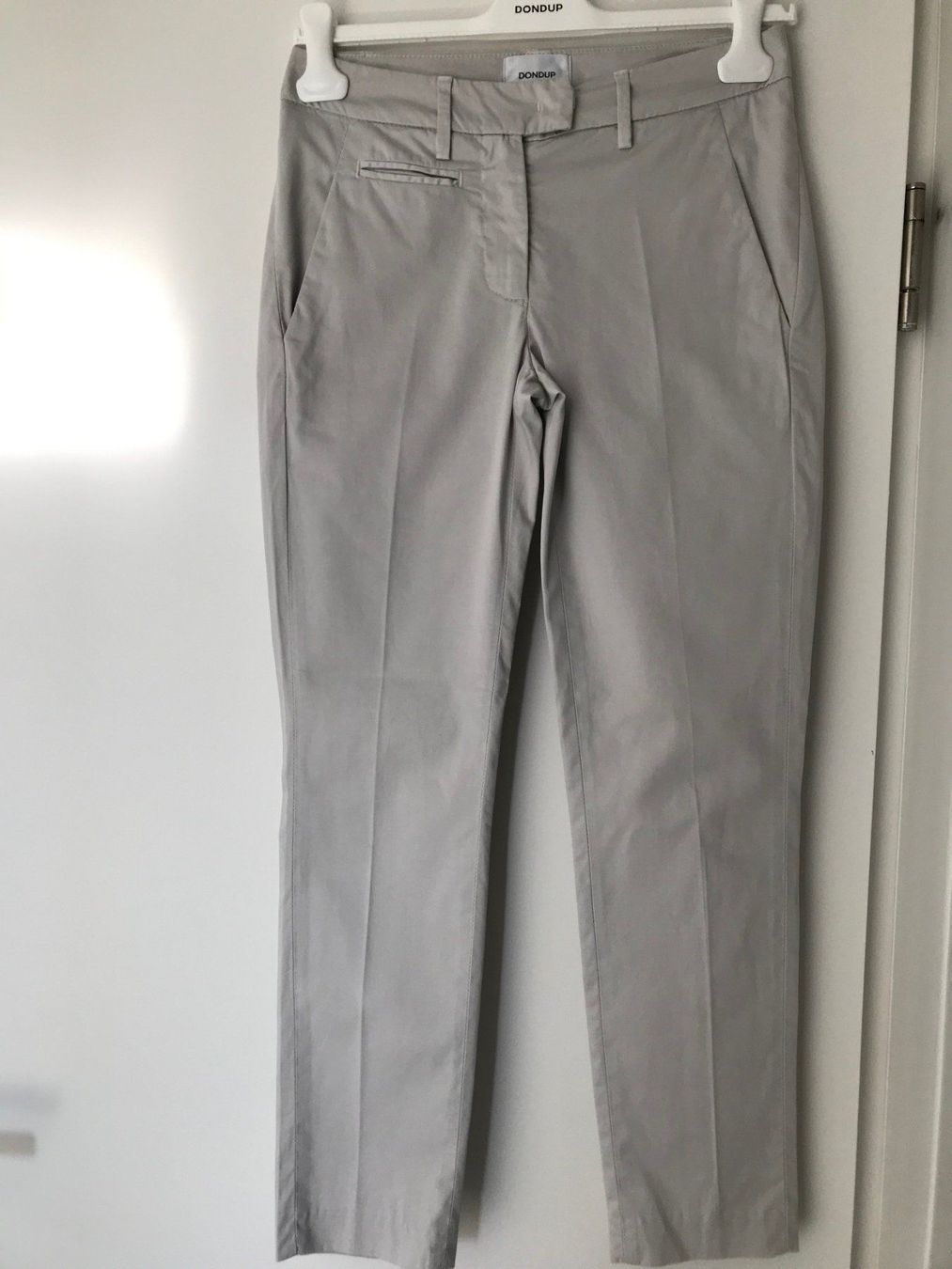 Dondup Pantaloni: Hose von Dondup,  Gr. 25, hellgrau – Nuovo (secondo la descrizione) da Kilchberg venduto da boudoir076