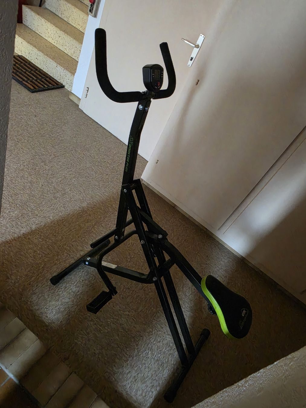 Hometrainer: matériel de sport – Usato da Mézières.fr venduto da tia_ytl9