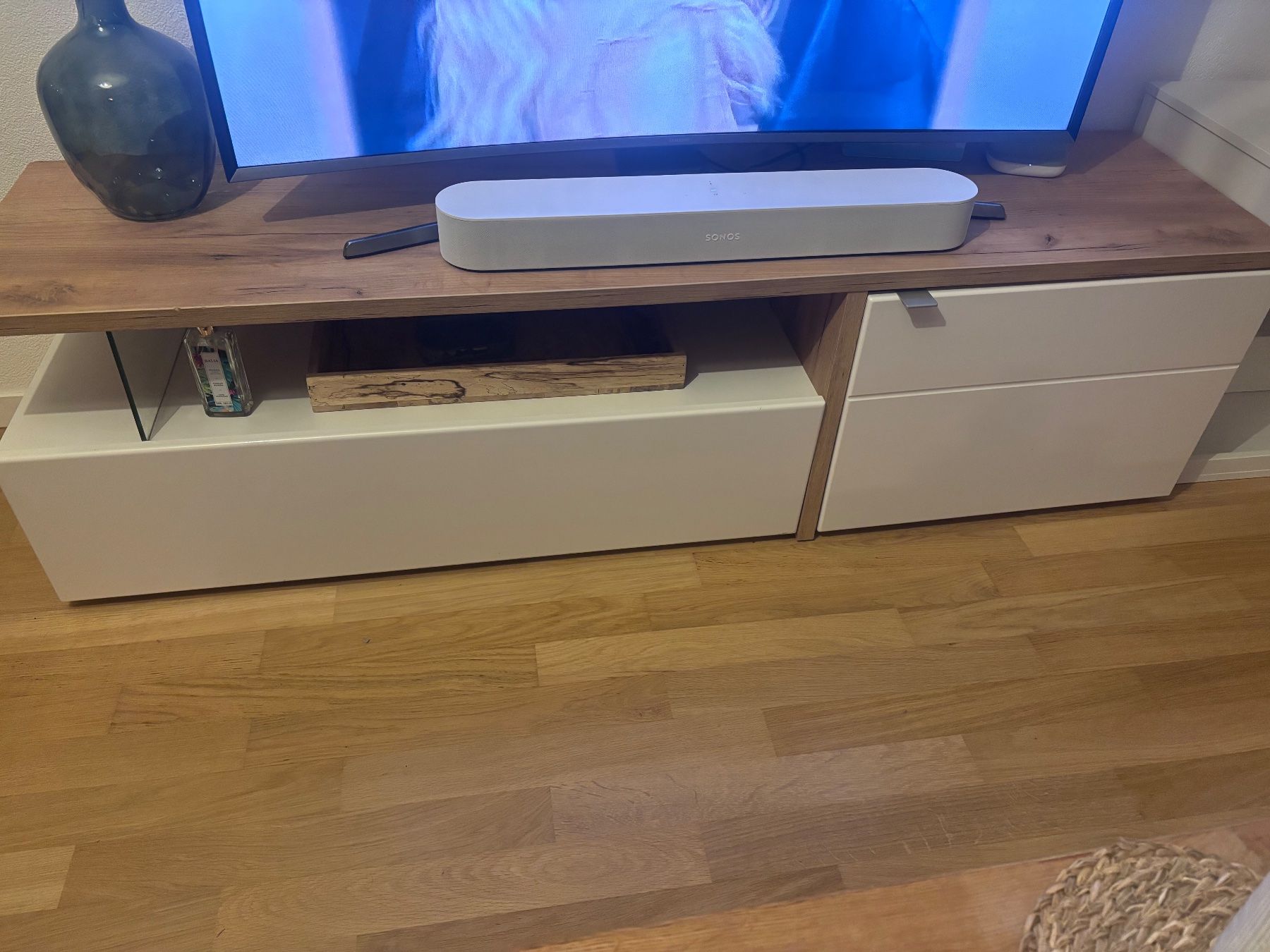 TV Möbel: Joli meuble TV – Gebraucht aus Gland von st2_pnq5