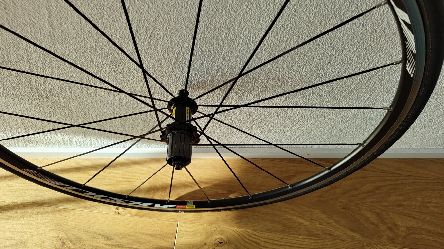 Mavic Laufräder: Mavic Aksium Hinterrad – Gebraucht aus Boswil von  2