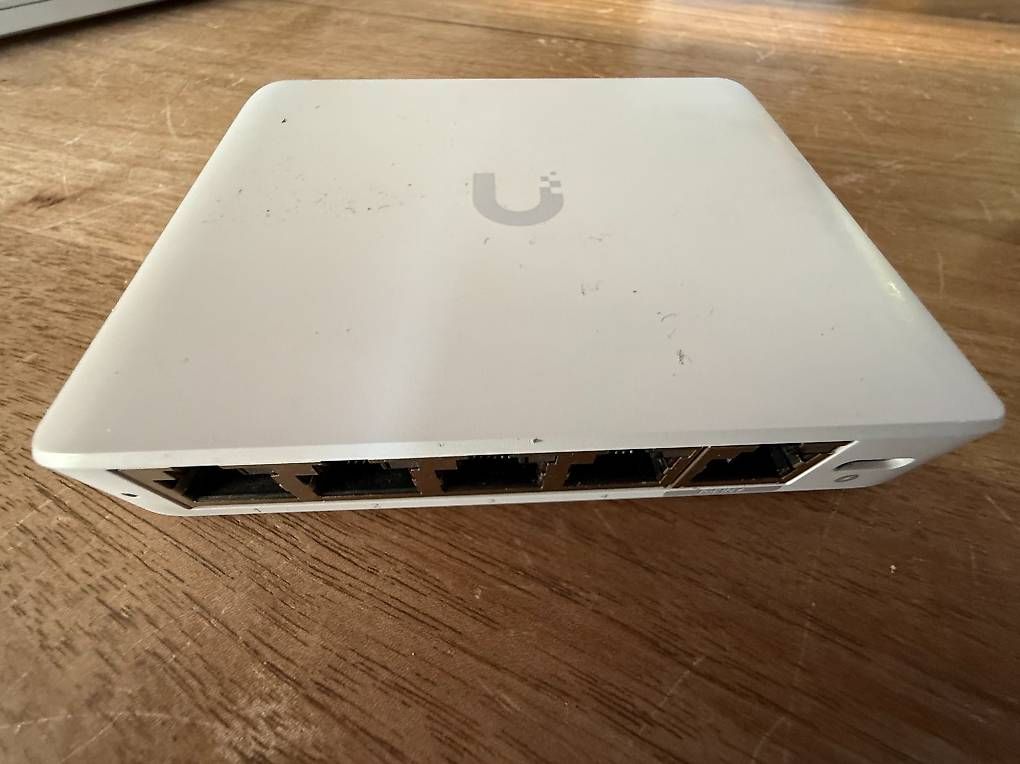 Hub & Switch: 2 x Ubiquiti UniFi Switch Flex Mini – Usato da Stein am Rhein venduto da fabio8260