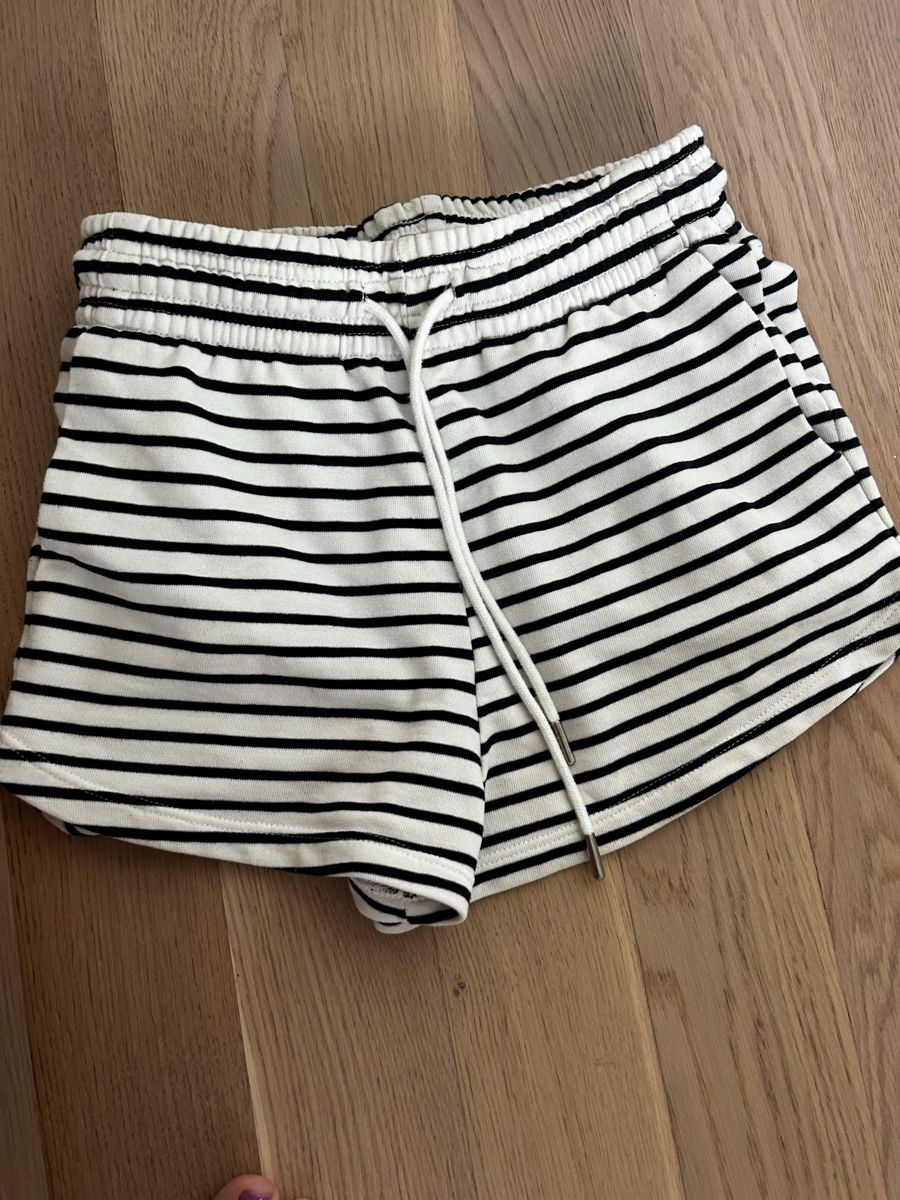 H&M Pantaloni: Shorts hm XS – Usato da Zürich venduto da cos_b629