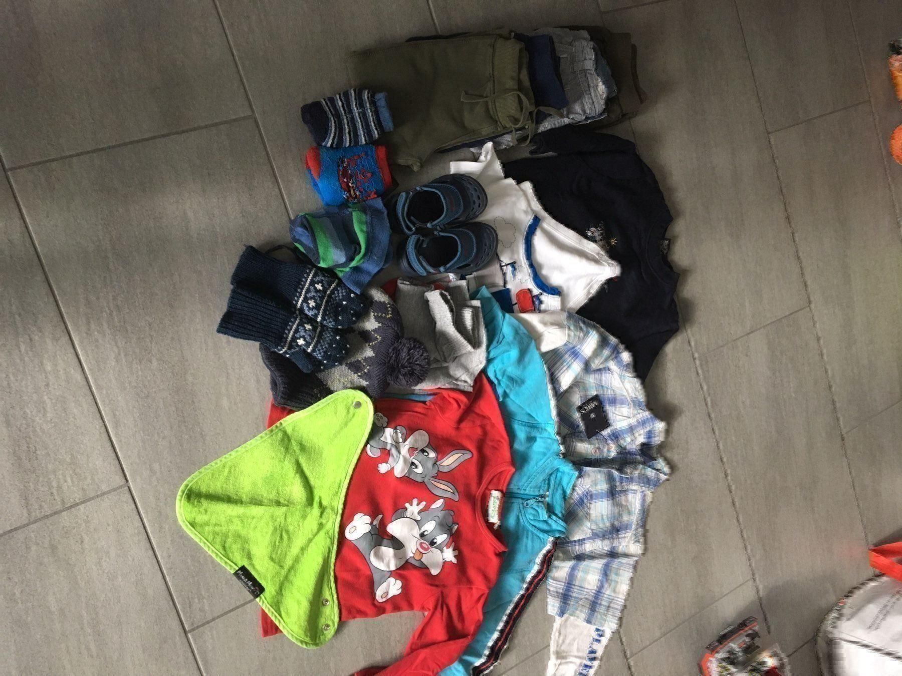 Lotti & Set di vestiti: Kleider Paket Größe 86/92 – Usato da Adliswil venduto da rossoelmare 4