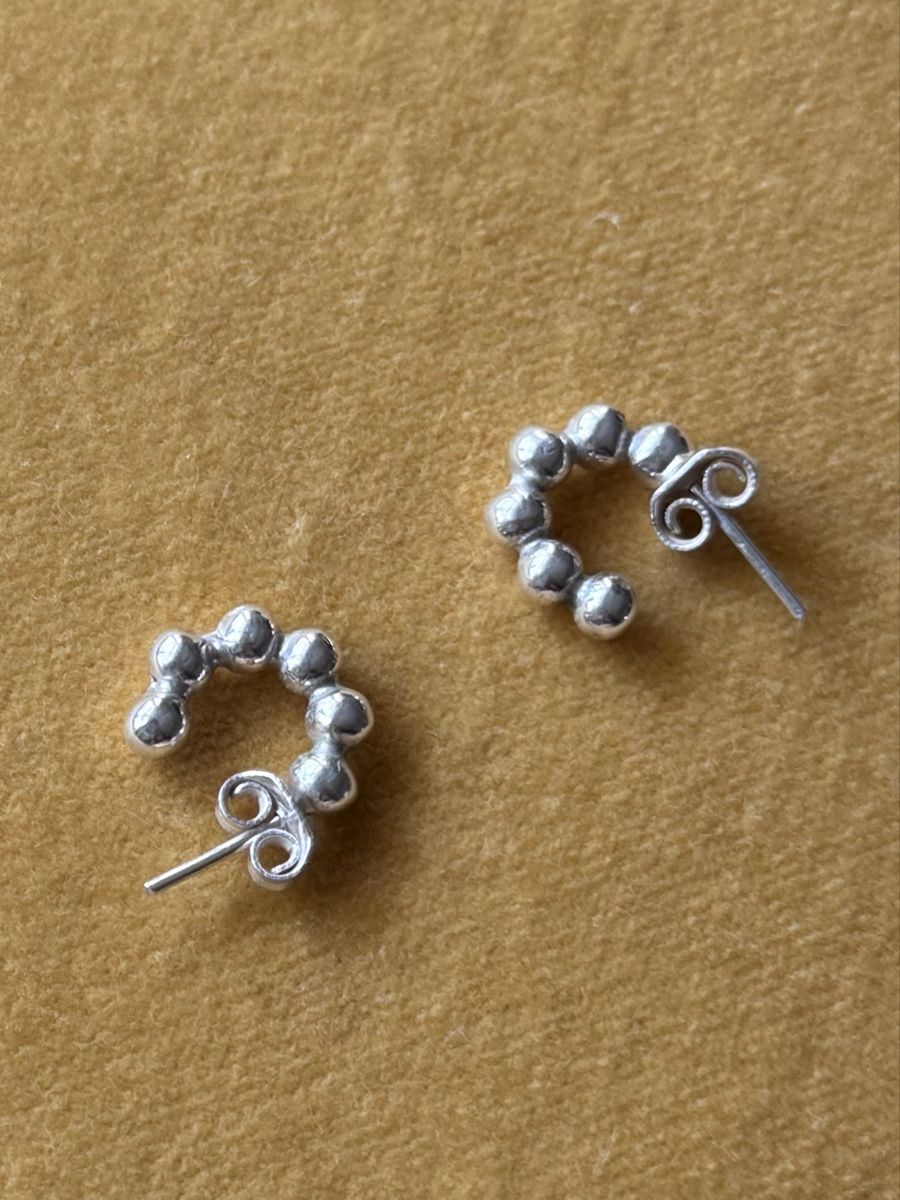 Ohrringe & -stecker: Silver 950 earrings beaded design studs - New – Neu (gemäss Beschreibung) aus Zürich von olalinda