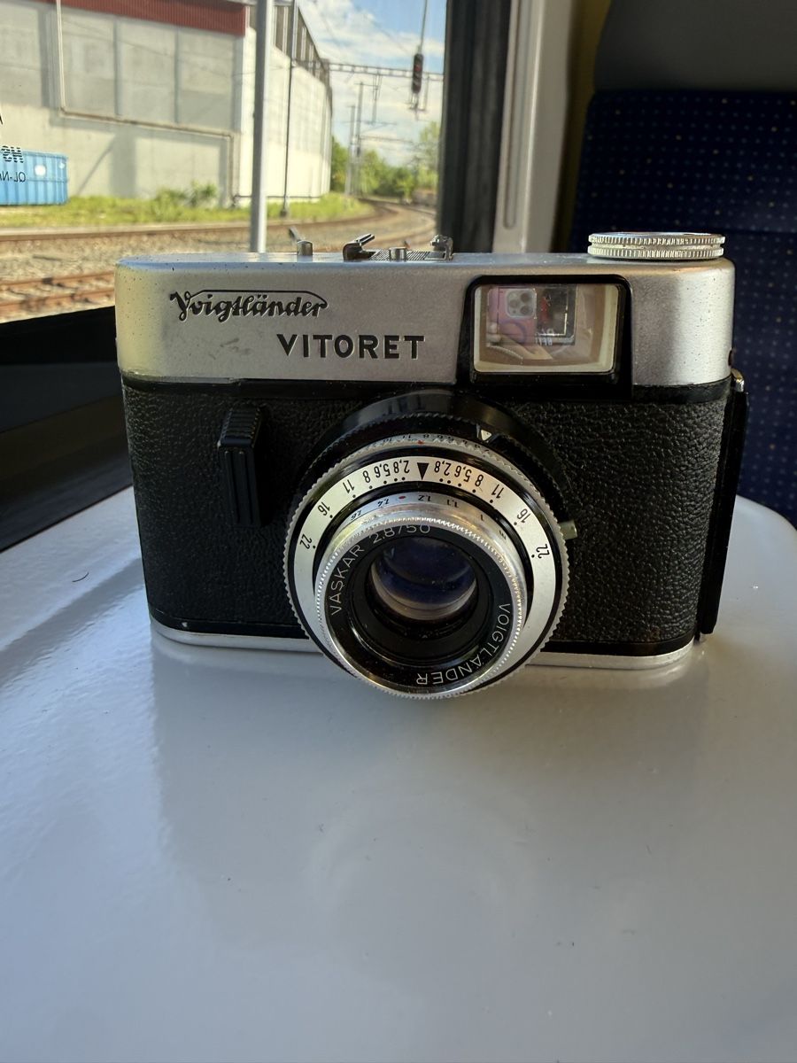 Voigtländer Fotocamera: voigtländer vitoret anticke kamera – Usato da Hünenberg See venduto da Dehlucaaa
