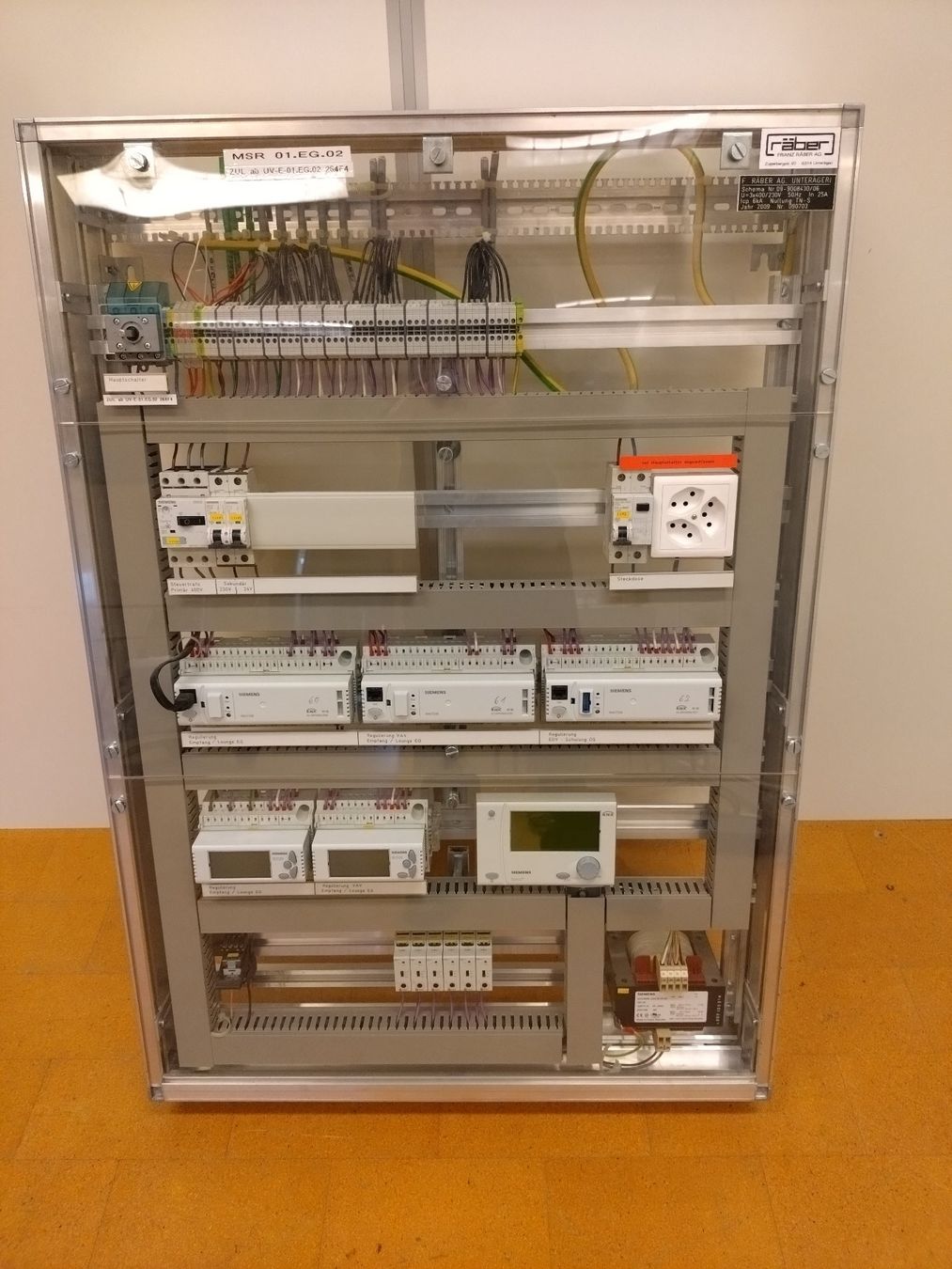 Siemens Componenti elettronici: KNX Steuertableau kompl. mit Siemens Komponenten – Usato da Steinhausen venduto da _Bergler_
