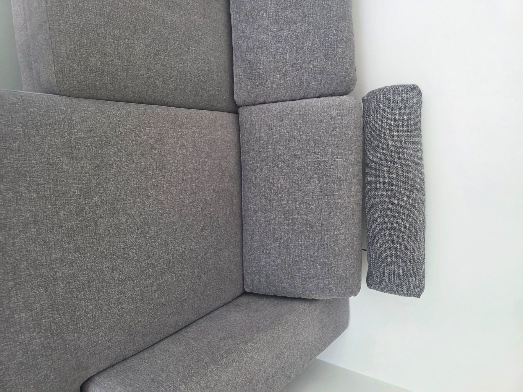 Livique Sofas: Ecksofa – grau, neuwertig – Gebraucht aus Zürich von AlexDecurtins 3