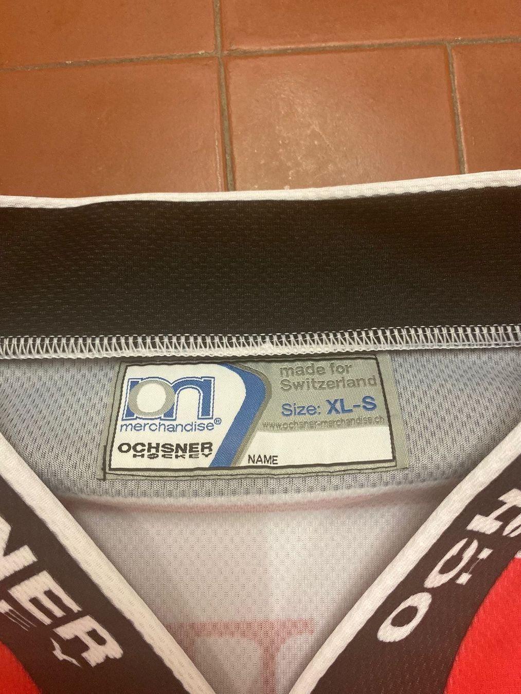 Gameworn Leibchen & Hosen: Team Canada Spengler Cup Gameworn Trikot – Gebraucht aus Wallisellen von theadicts77 1