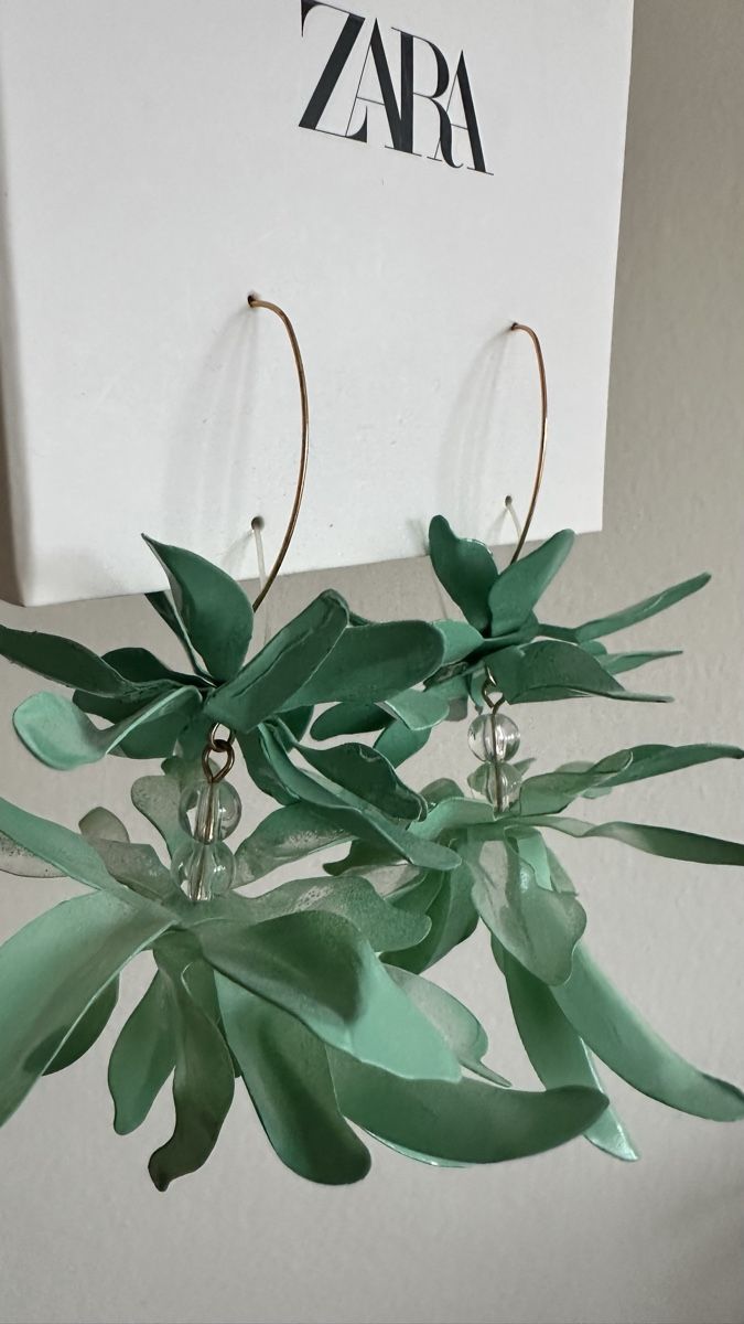 Zara Orecchini pendenti & Orecchini a lobo: NEW: Zara Green Flower Statement Earrings – Nuovo e nell'imballaggio originale da Zürich venduto da ter_ckj6 3