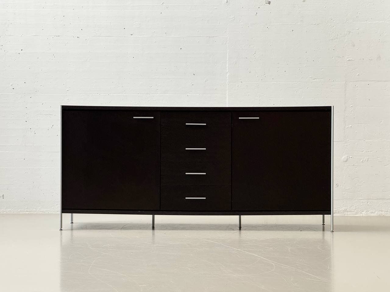 Cassettiere: Klassisches Sideboard mit Schubladen und Türen, 2000er Jahre – Usato da Zürich venduto da LeMoege 1