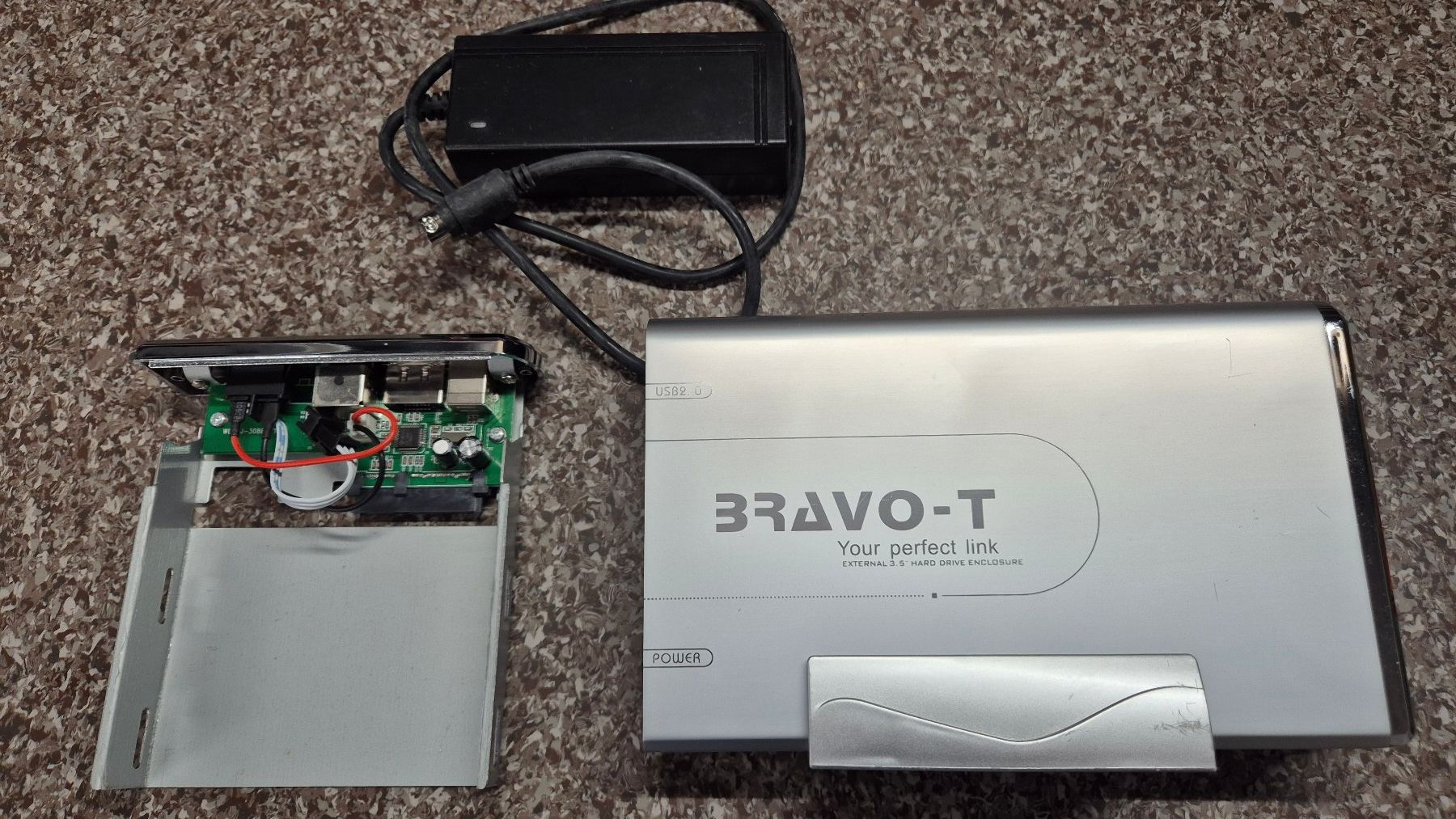 Dischi rigidi: Harddisk-Gehäuse Typ Bravo-T Vnitage – Usato da Pratteln venduto da Igeli55