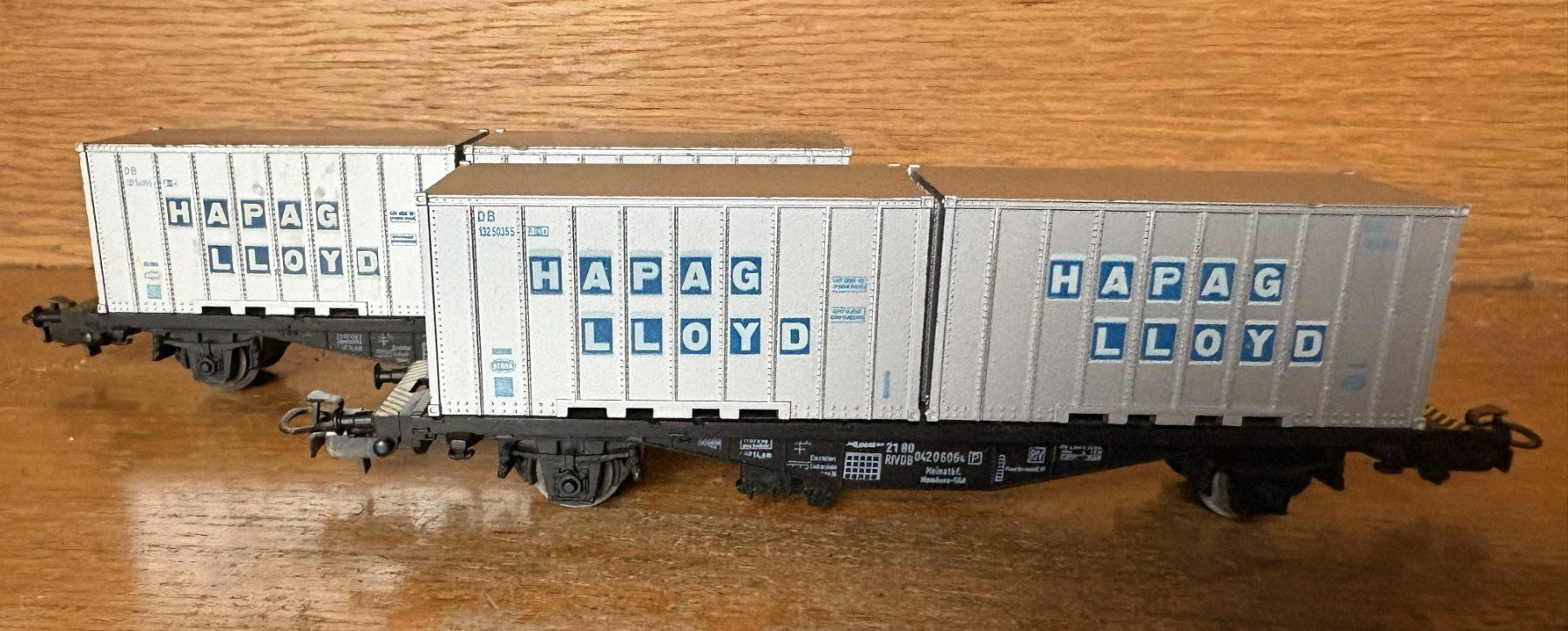 Märklin Modellini di ferrovie: Zwei Märklin H0 Hapag Lloid Containerwagen – Usato da Volketswil venduto da zwitsch33 1