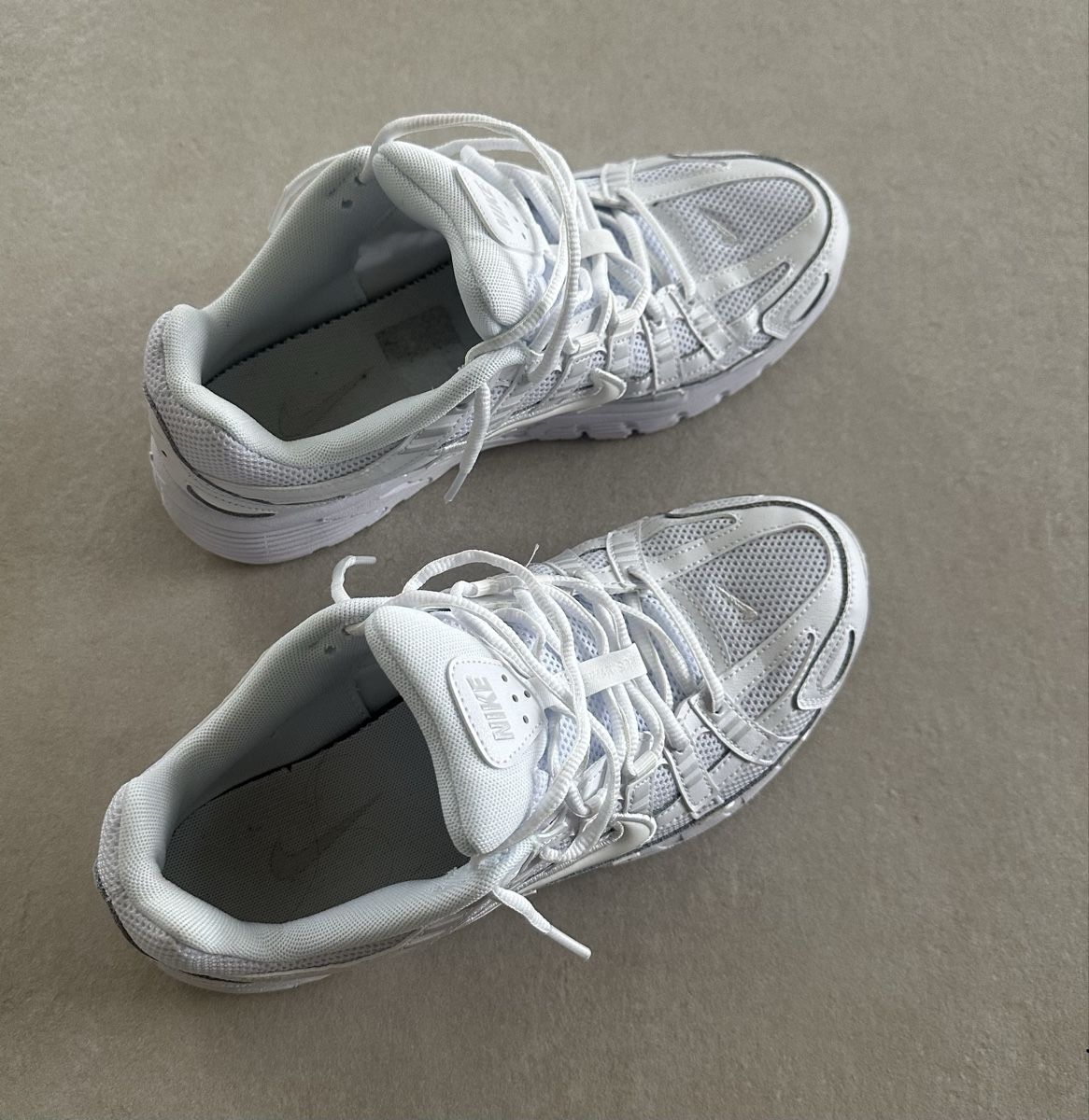 Nike Scarpe da uomo: Baskets Nike blanches 42 – Nuovo (secondo la descrizione) da Sonceboz-Sombeval venduto da lan_lp7g 2