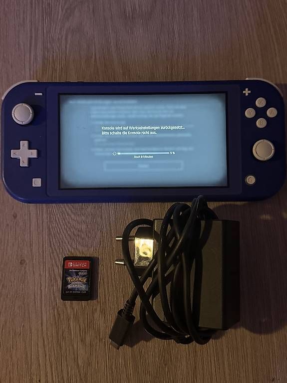 Giochi: Nintendo Switch Lite + Pokémon Strahlender Diamant. 160.? VB – Usato da St. Gallen venduto da RubenPF