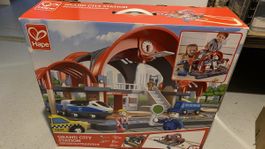 Grand City Station / Grossstadtbahnhof Hape