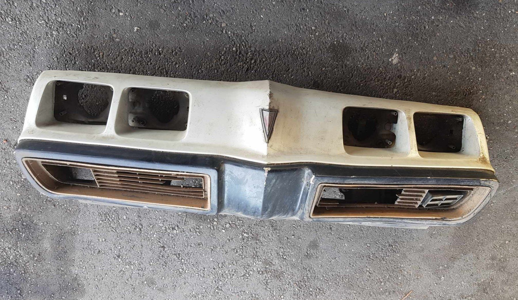 Pontiac Alle Autoersatzteile: Frontmaske Pontiac Trans Am 1980 – Gebraucht aus Niedergösgen von usc_9sk7
