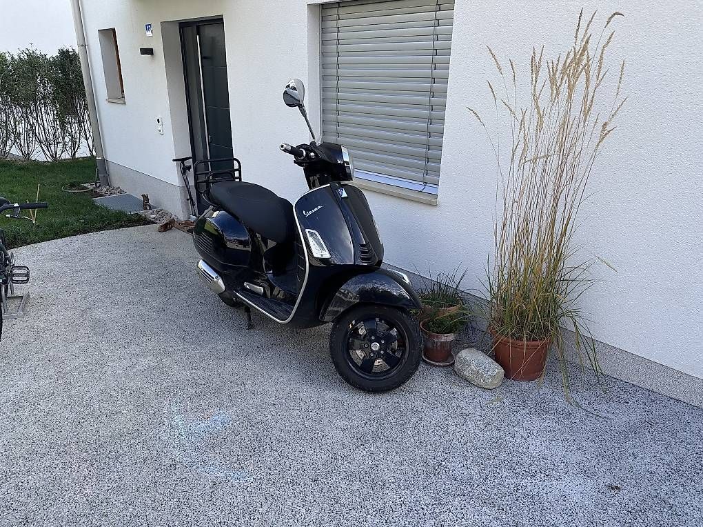 Scooters: Vespa GTS SuperTech 2019 – Gebraucht aus Grellingen von egl_7r5g