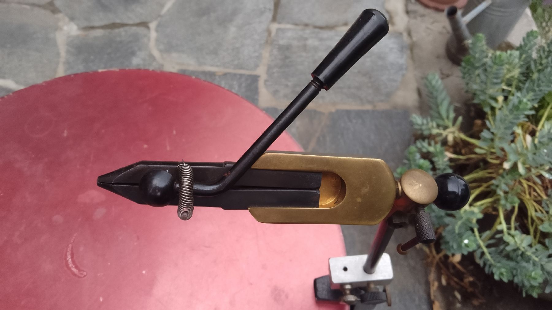Macchine rilegatrici: Fliegenbindestock / Bindestock mit Tischklemme Top Zustand – Usato da Gretschins venduto da Gisi7 1