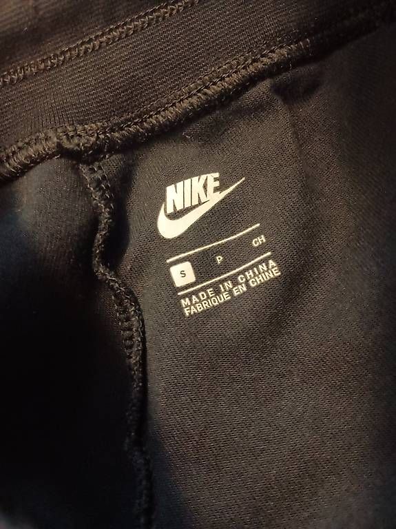 Nike Pantaloni: Trainerhose von Nike mit Details Grösse S – Usato da Zürich venduto da Melianea 3