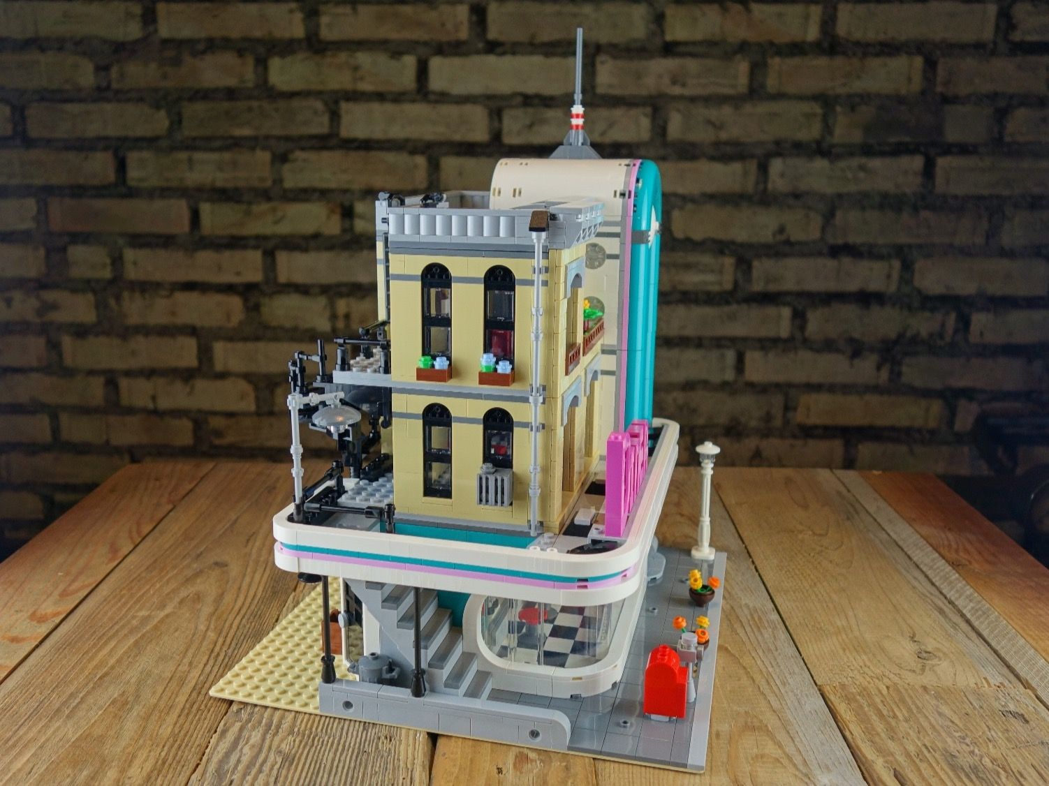 Lego Kit di costruzioni: LEGO 10260 Downtown Diner – Usato da Bäretswil venduto da grisou1001 5