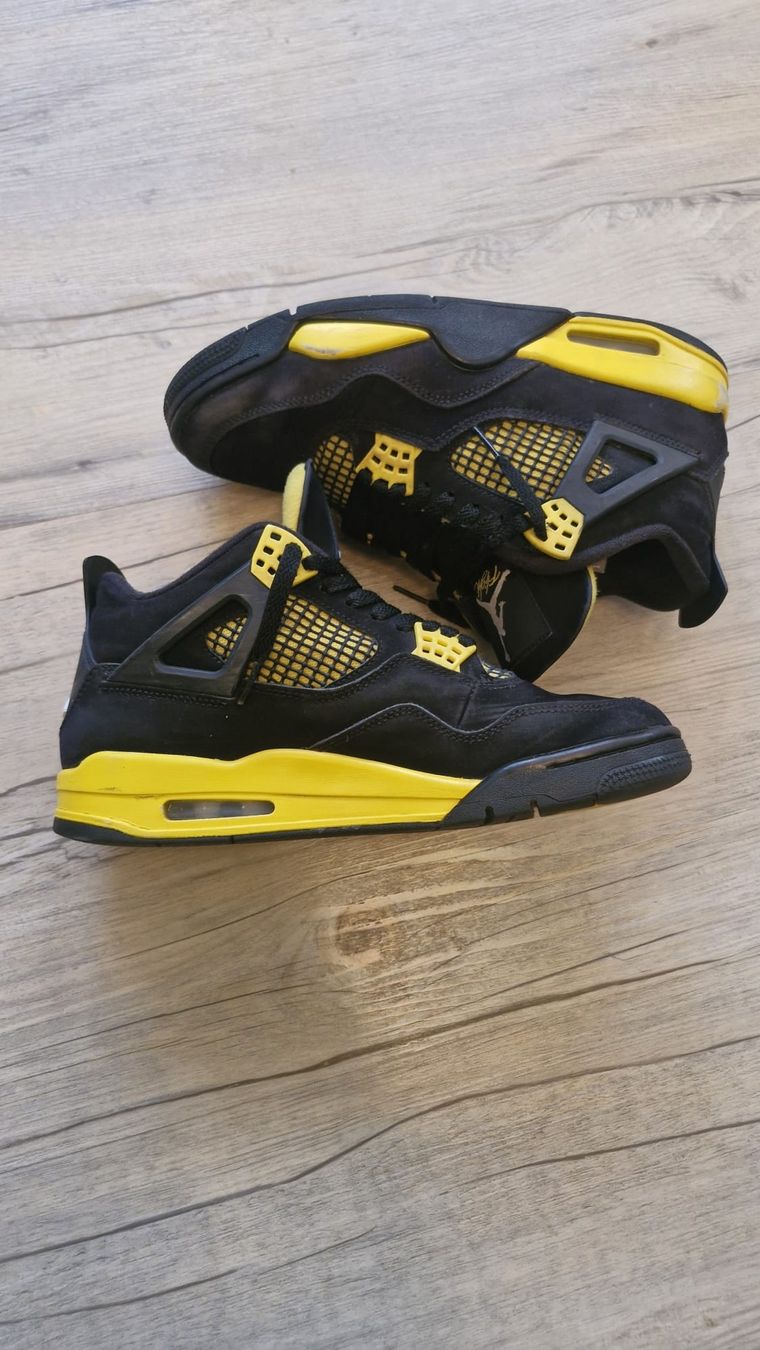 Jordan Scarpe da uomo: Jordan 4 yellow thunders Gr.41 mit Box – Usato da Villmergen venduto da onyx.50 4