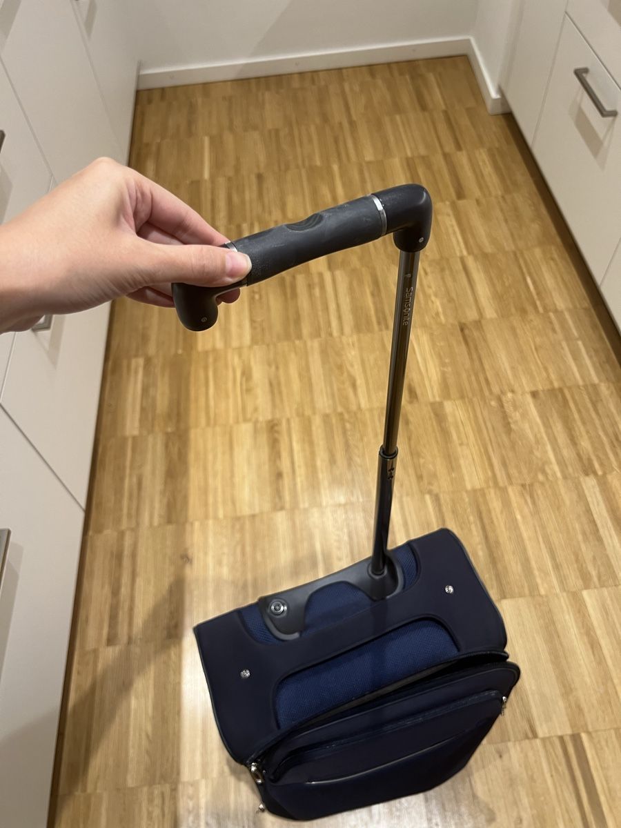 Samsonite Reisekoffer: Blue Samsonite cabin luggage – Defekt aus Adliswil von Marjin 8