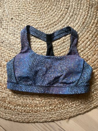Lululemon Sport BH Grösse 6-8 - Körbchen B. 