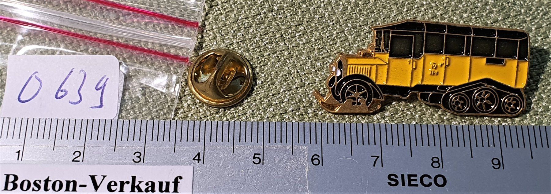 Saurer Placchette & Badge: O639 - Pin Die Post PTT Postauto Alpin Saurer 1925 – Usato da Reinach BL venduto da Boston-Verkauf 1