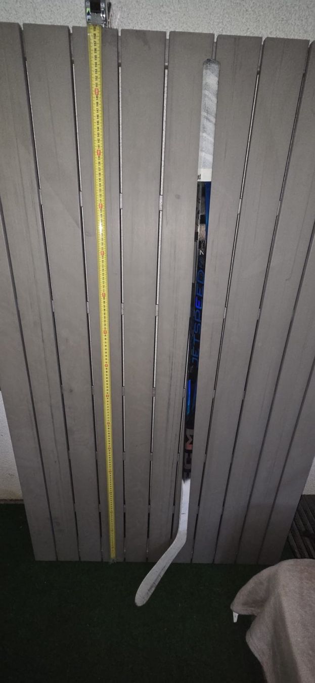 Ccm Bastoni & Pale: CCM Jetspeed 7 Pro, Rechts, 65 Flex, P28 – Usato da Adliswil venduto da hon_byn8 1