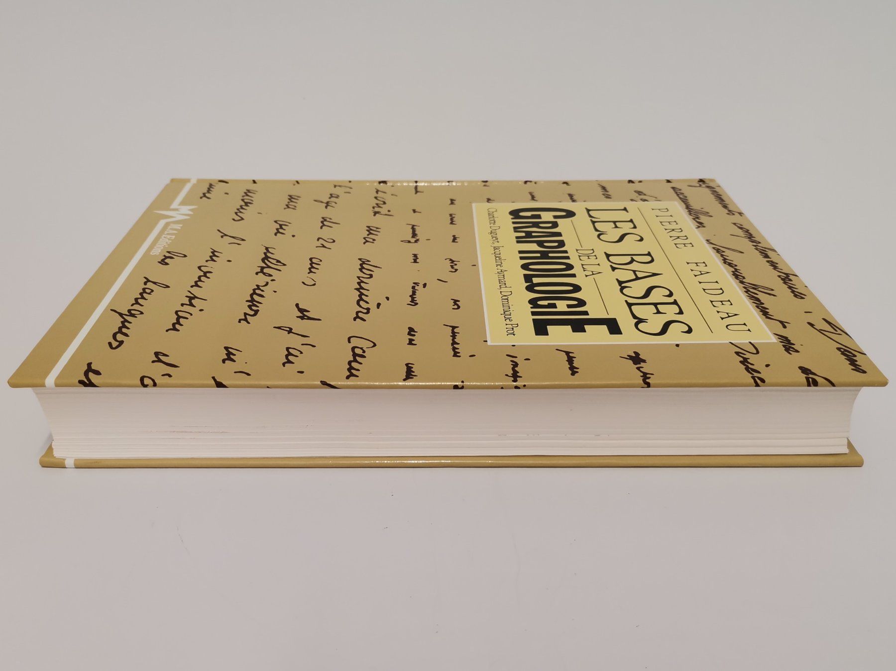 Bücher: BUCH - Les Bases de la Graphologie – Gebraucht aus Schaffhausen von Restwert_SH 4