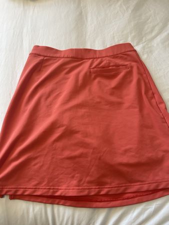 Peter Millar Coral Skort XS - Perfect for Summer Fun!
