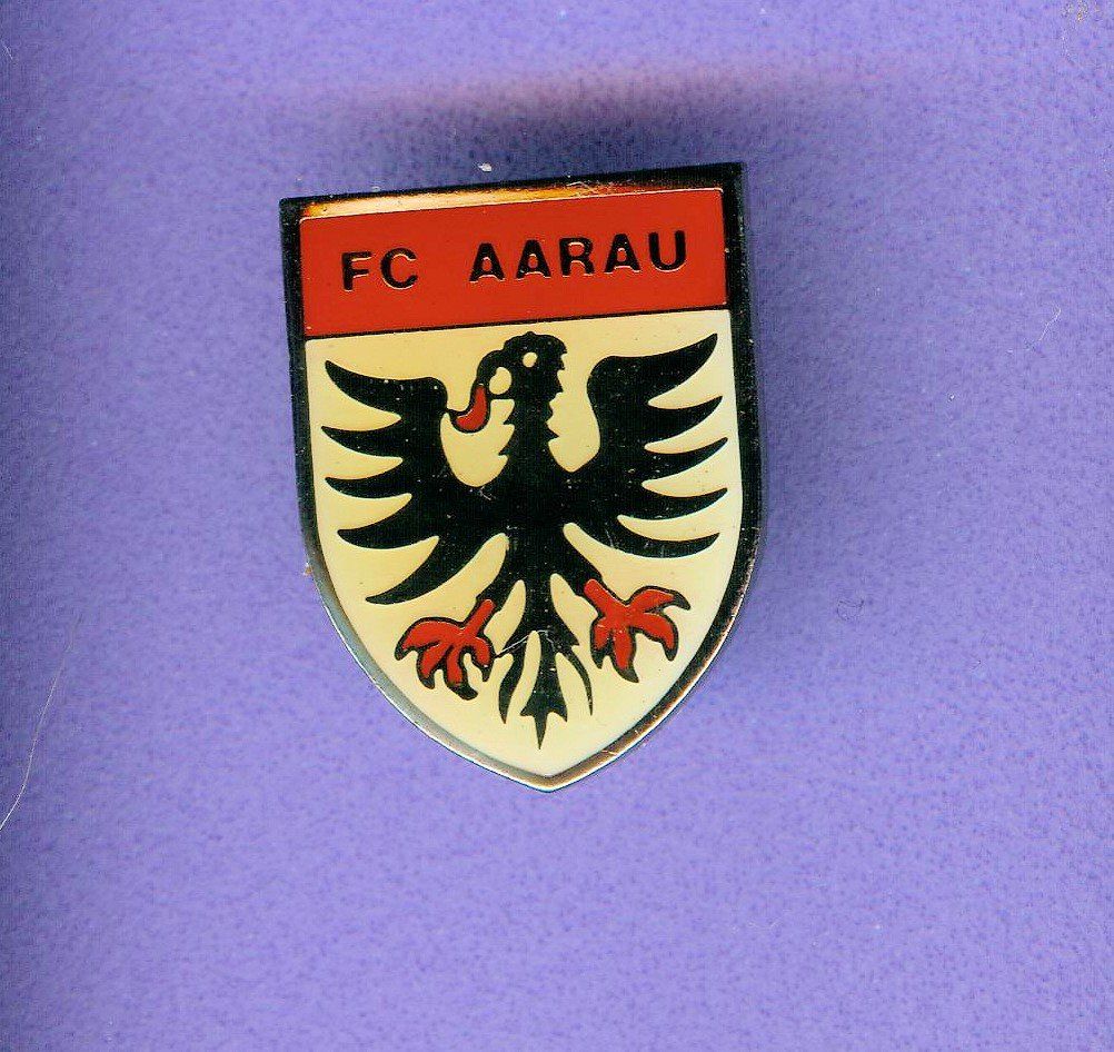 Placchette & Badge: FC AARAU – Usato da Winterthur venduto da Sammleroase