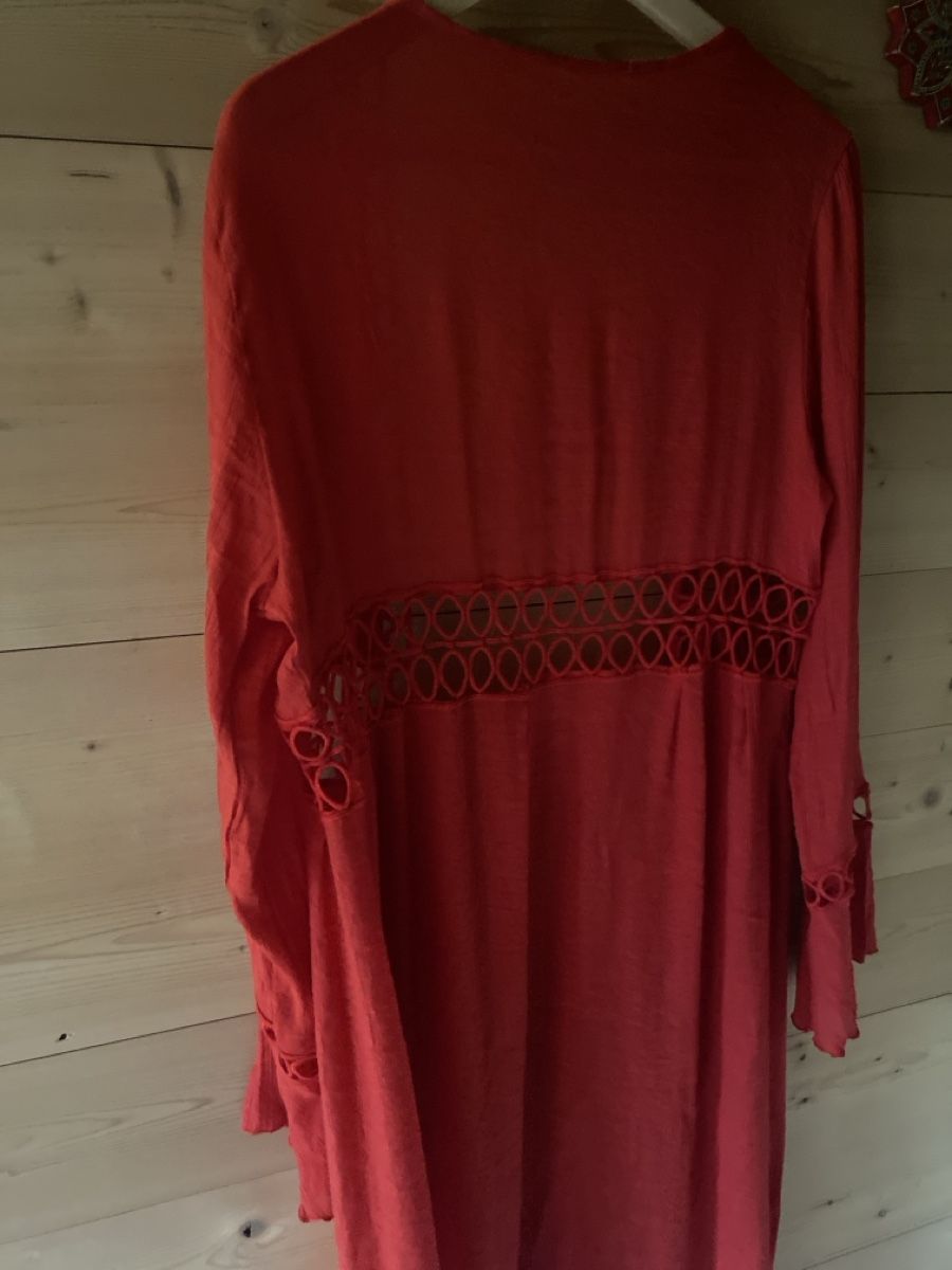 Giacche: Rotes  Kleid mit Cut-Outs Grösse S neuwertig – Usato da Därstetten venduto da yas_pb5r 1