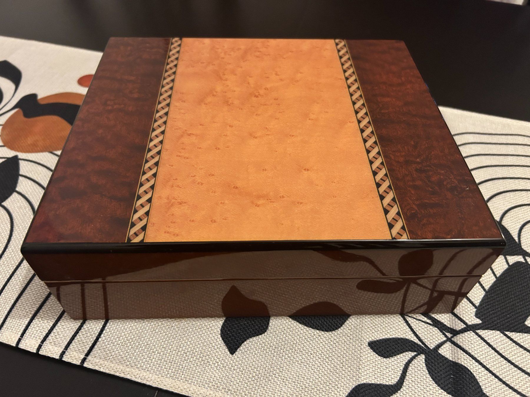 Humidor per sigari: Humidor per sigari – Usato da Camorino venduto da c_raf