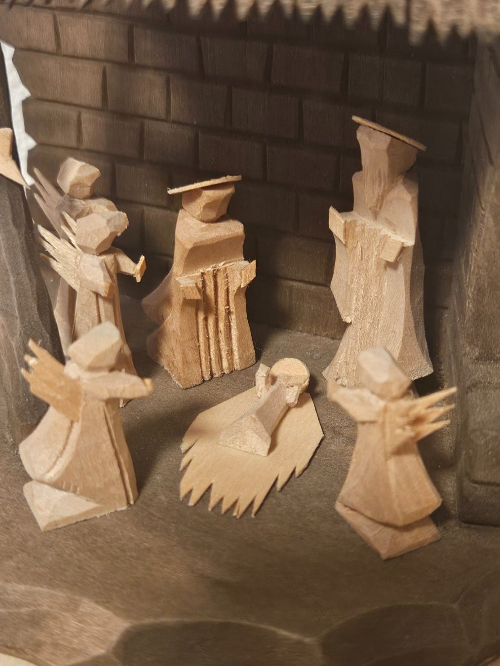 Toutes les décorations: Krippe, holzgeschnitzte Miniatur-Weihnachtskrippe mit Box – D'occasion à Jona par ASMARADO 1