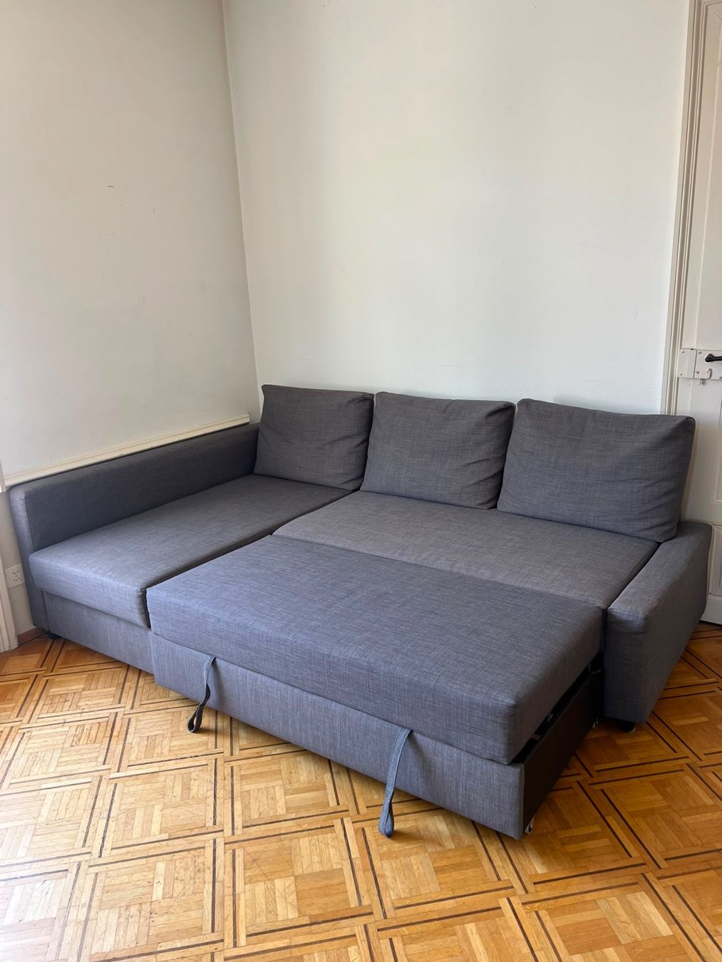 Ikea Sofas: Sofa, Couch, Eckbettsofa mit Bettkasten, IKEA "Friheten" – D'occasion à St. Gallen par winterhannah 2