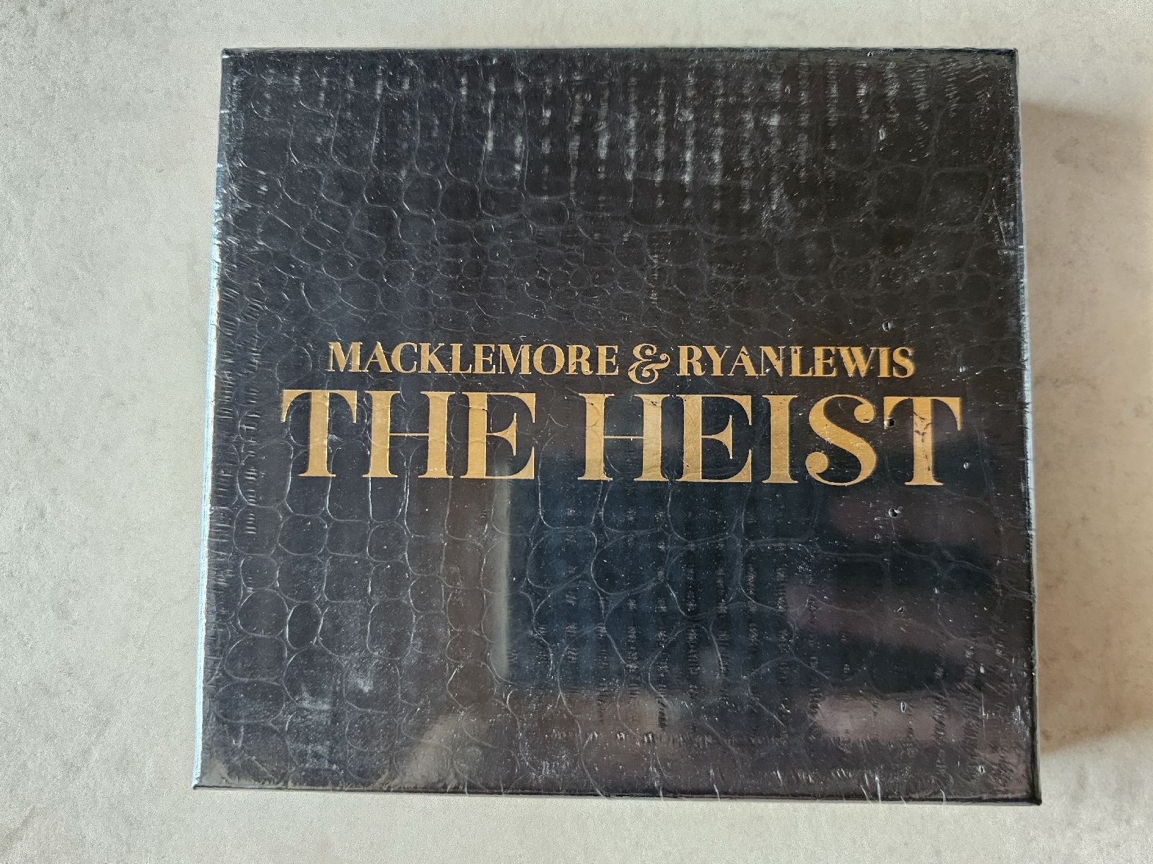 CD: Macklemore & Ryan Lewis - The Heist /  Fabrikneu – Nuovo e nell'imballaggio originale da Schneisingen venduto da backstore24