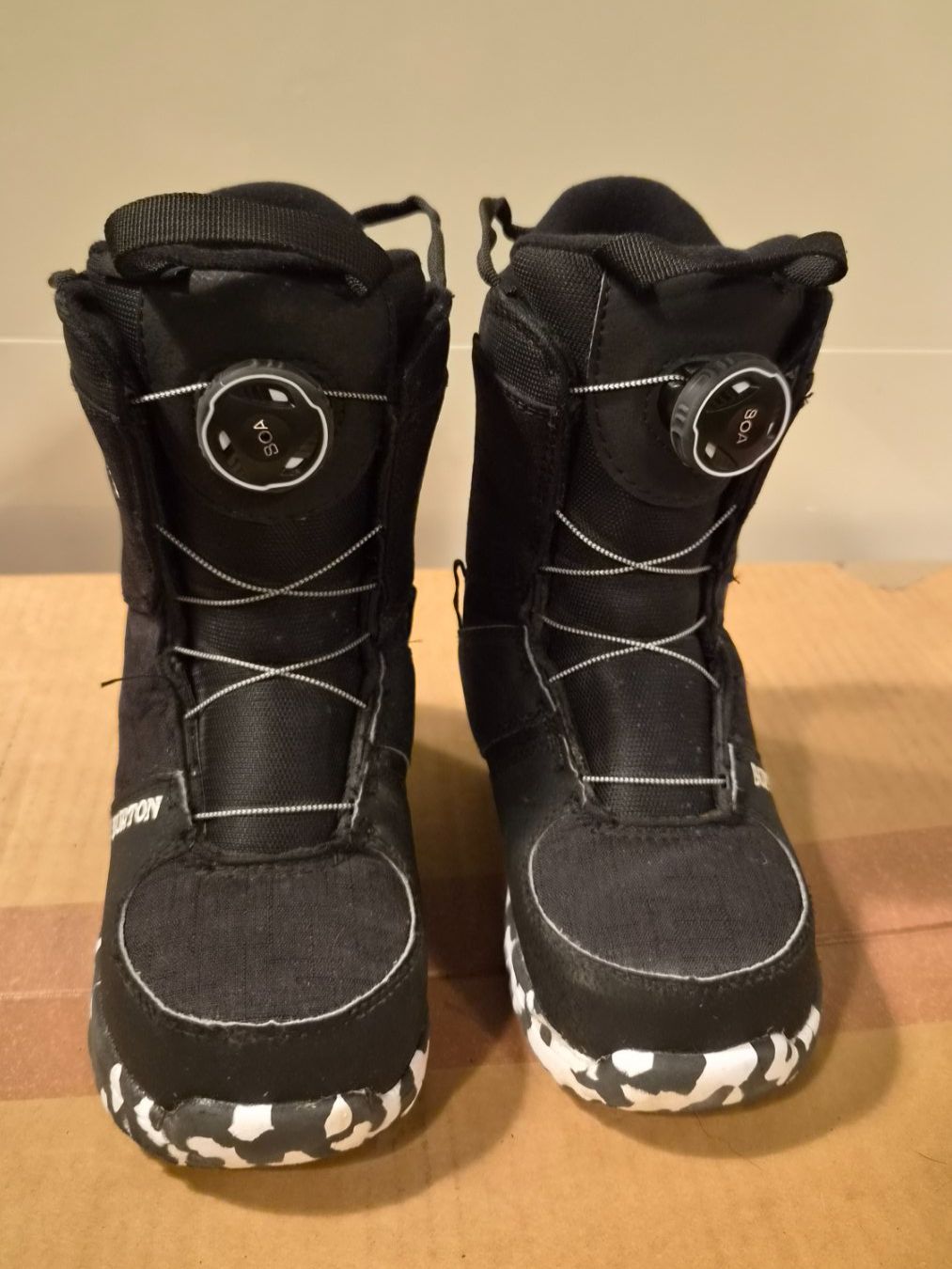 Burton Chaussures garçon: Burton Snowboardschuhe Gr.34 BOA – D'occasion à Oberrieden par Raja011