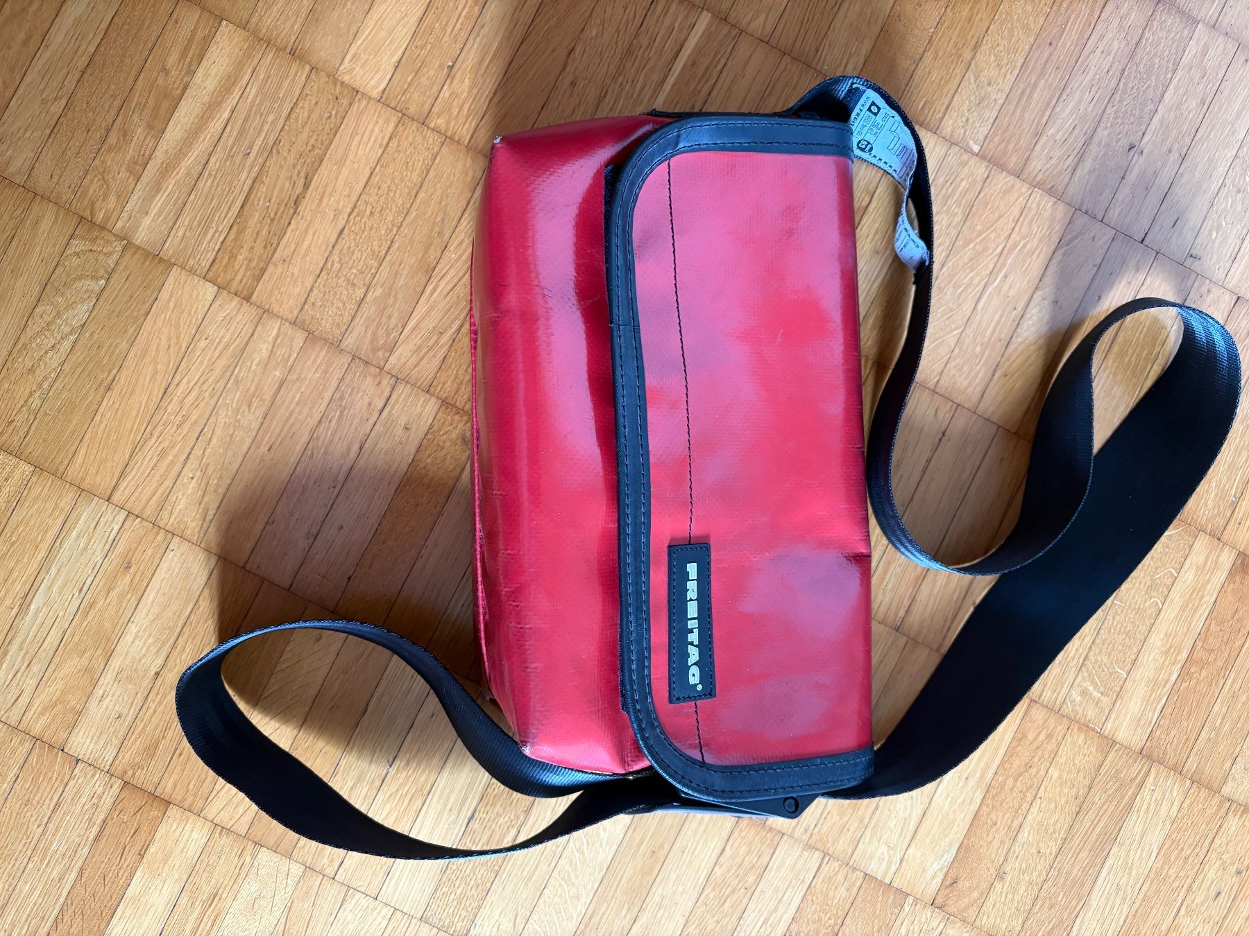 Freitag Taschen: Sac Freitag rouge – Gebraucht aus Bern von jps_8rbg