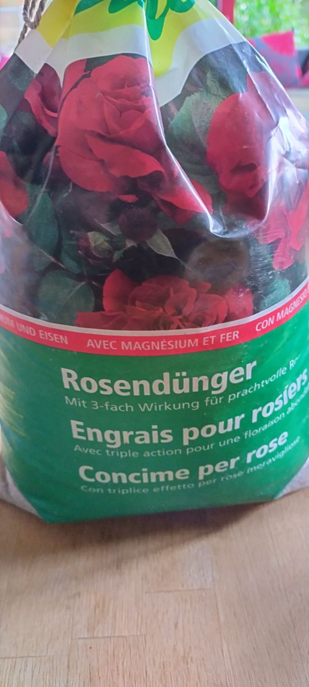 Altro: Rosen Dünger – Usato da Rothrist venduto da Sheriff94