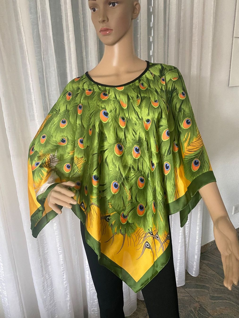 Camicette: edler/stylischer Blusen-Poncho,Silk-Feeling,1 Size – Nuovo e nell'imballaggio originale da Winkel venduto da ferrari2022 3