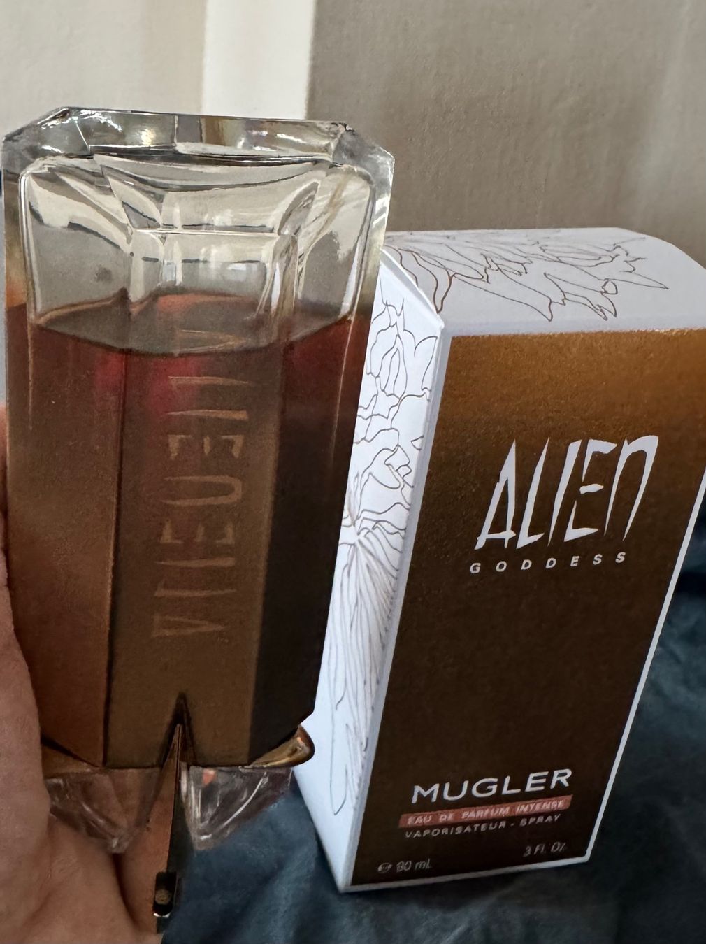 Mugler Profumi & Eau de Toilette: Mugler Alien Goddess Intense Parfum 90ml gebraucht – Usato da Bözen venduto da ely_rd66 1