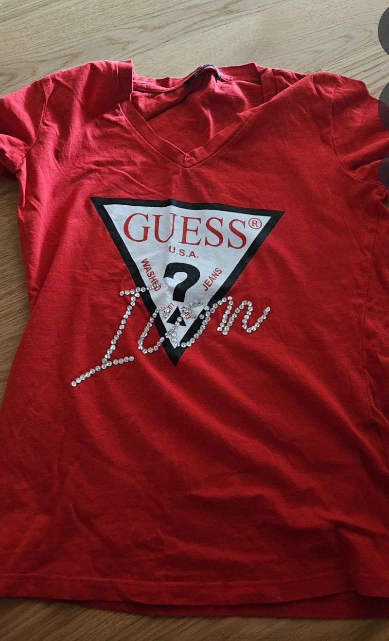 Guess T-shirt: Guess Shirt – Usato da Suhr venduto da jes_rtc9