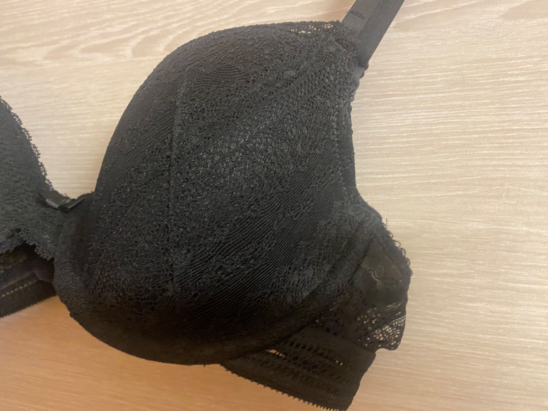 Altra biancheria intima: BH Schwarz Spitze Grösse 75A – Usato da Madetswil venduto da Belka19 2