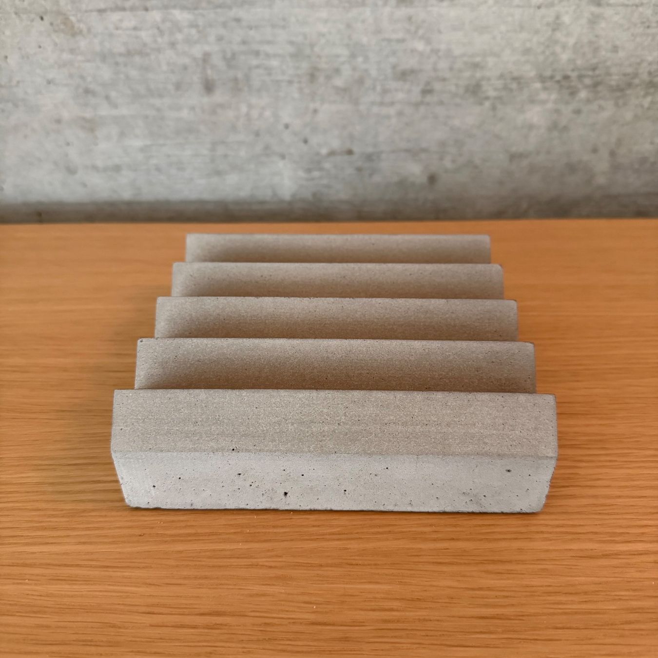 Tutte le decorazioni: Beton Display – Usato da Versoix venduto da thejewelryclub