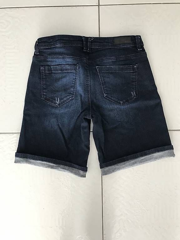 Esprit Jeans: Kurze Jeans Shorts Esprit – Usato da Herzogenbuchsee venduto da Obivius 1