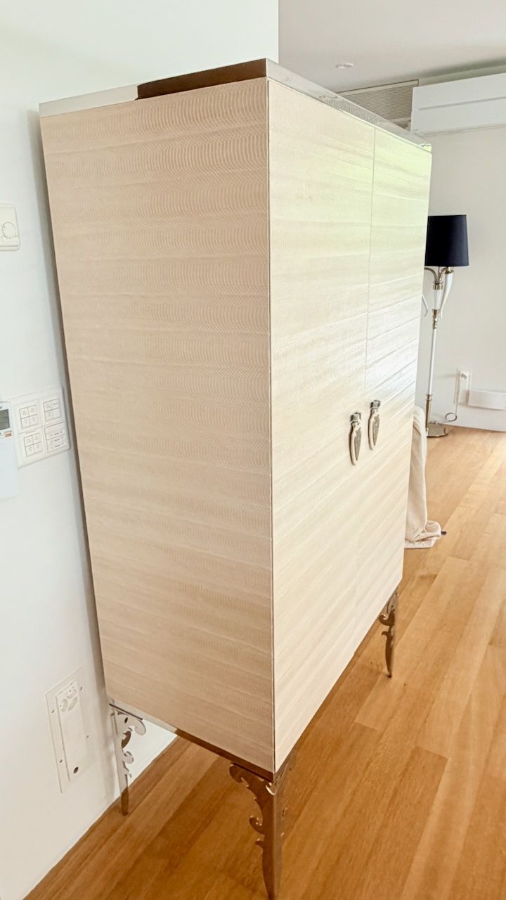 Allestimento di negozi e stand fieristici: Visionnaire Perceval Barschrank Aalleder IPE Cavalli – Usato da Zürich venduto da sr.zurich 1