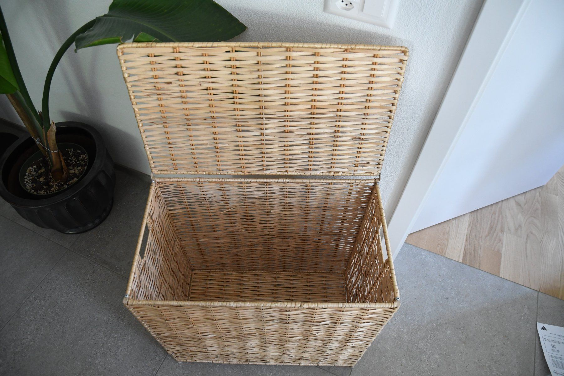 Ikea Paniers à linge: Korb / Wäschekorb – D'occasion à Thierachern par Janicktheiler 1