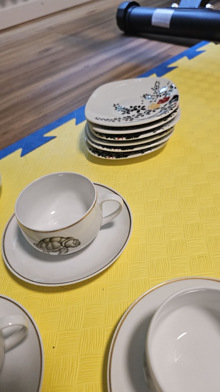 Services de table: Kaffeetassen mit Unterteller gebraucht – D'occasion à Teufenthal AG par 313theDuck 2